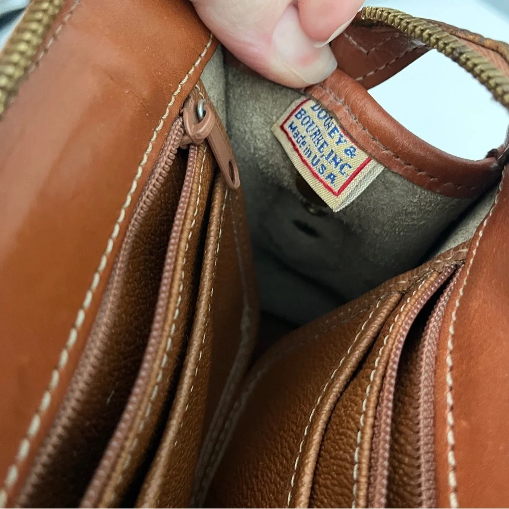 Vintage Dooney & Bourke Taupe Pebble Leather ‘Large Zip Top’ Crossbody Bag